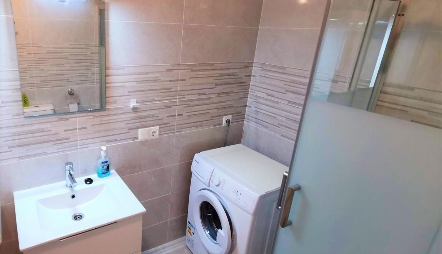 Benalmadena Front Line Sea View 1 Bedroom Large Apartment Екстериор снимка